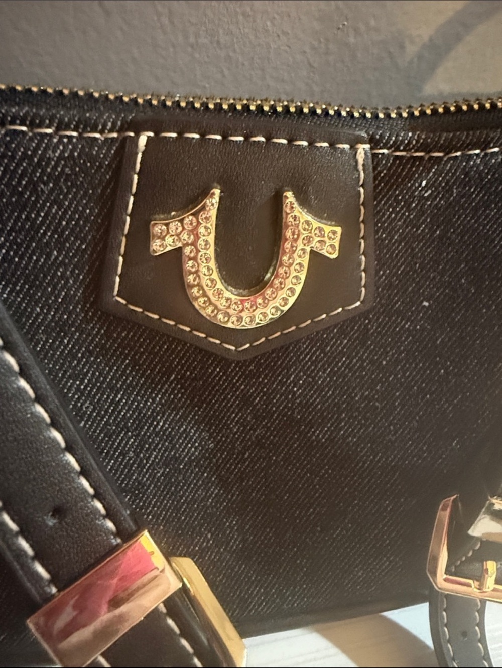 True Religion- 🧲 Denim Shoulder Bag - Picture 2 of 6